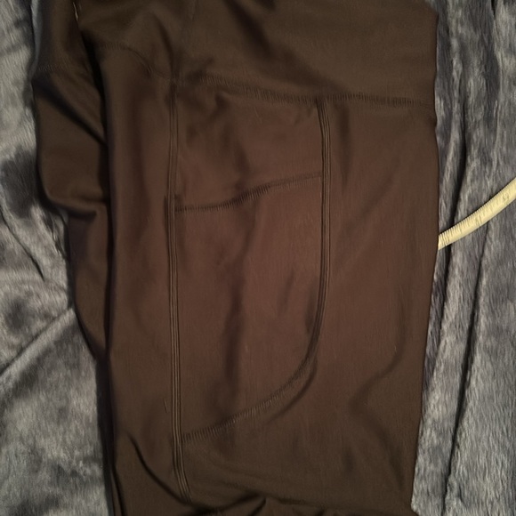Old Navy High Waisted Power Soft Crop Leggings - Picture 6 of 7